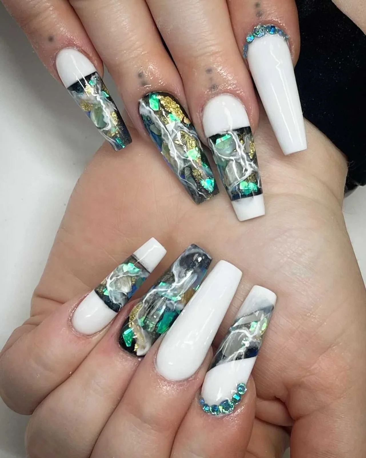 Animal print nail art