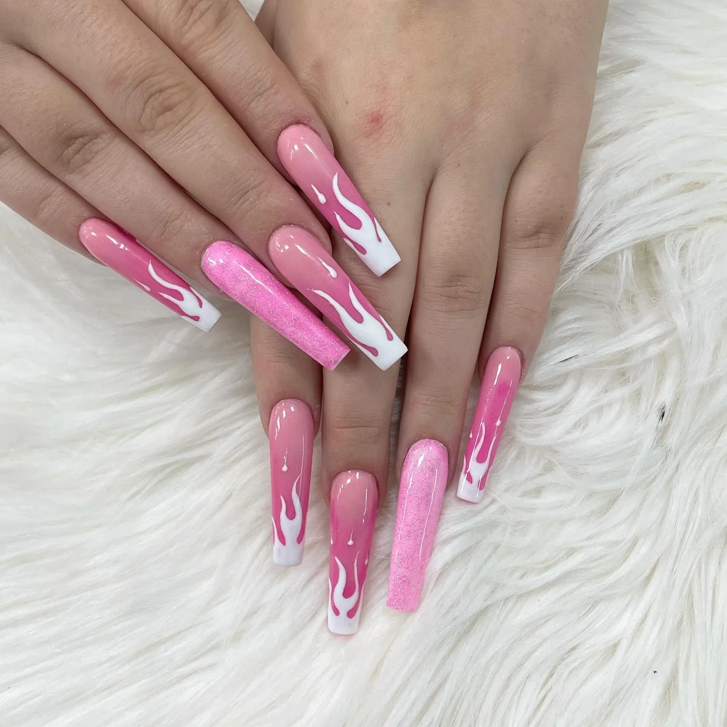 Mixed colour art manicure